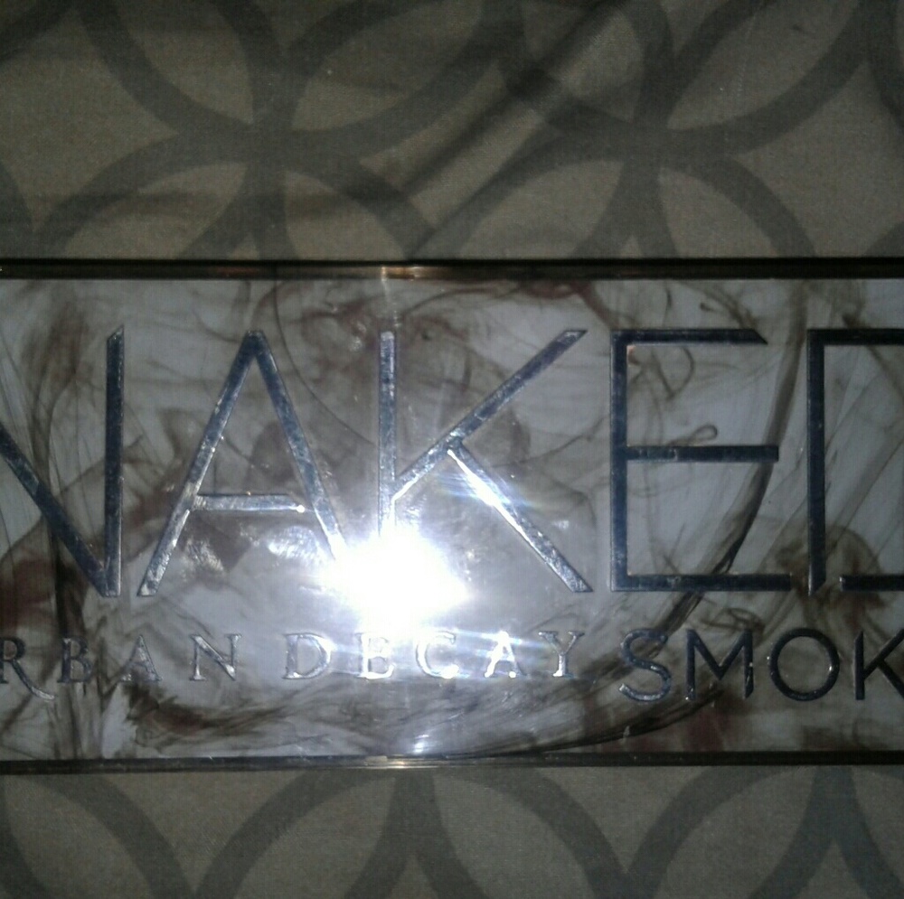 Urban Decay Naked Smoky palette